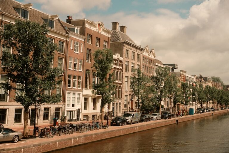 student hostels in amsterdam